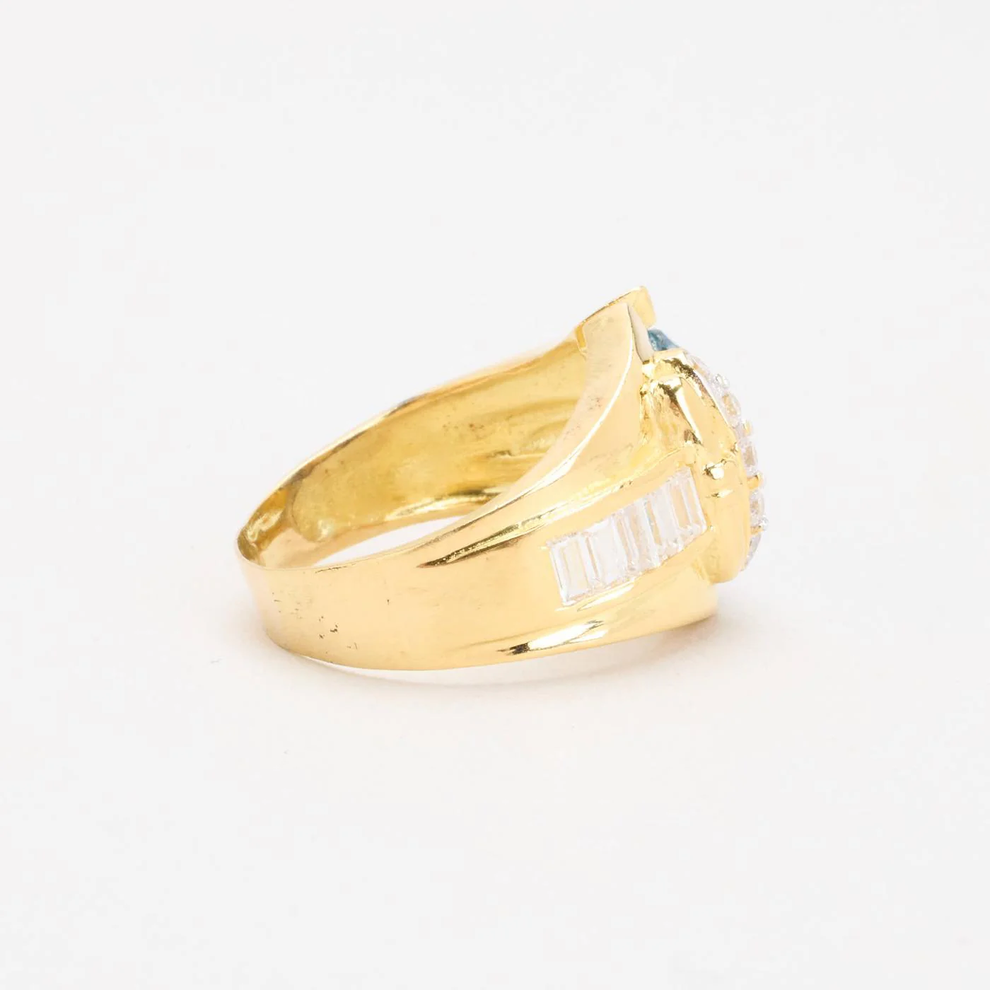 Signetring i 18K guld med en syntetisk spinell och zirkonia strl. 20.1 / strl. 63 - Image 2
