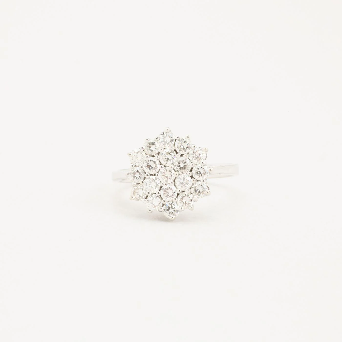 Pavéring med diamant (0.7 ct) i 14K vitt guld strl. 16.6 / strl. 52