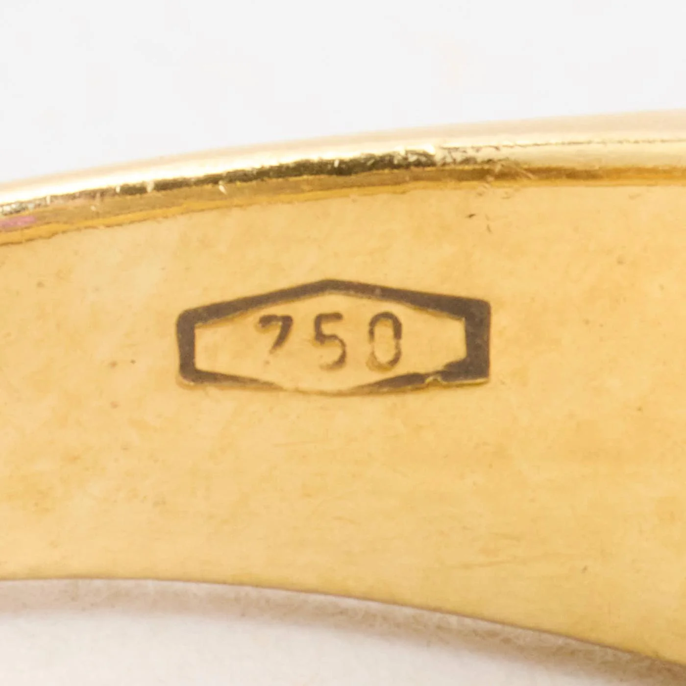Gypsyring med diamant (0.21 ct) i 18K guld och vitt guld med en rubin strl. 16.9 / strl. 53 - Image 5