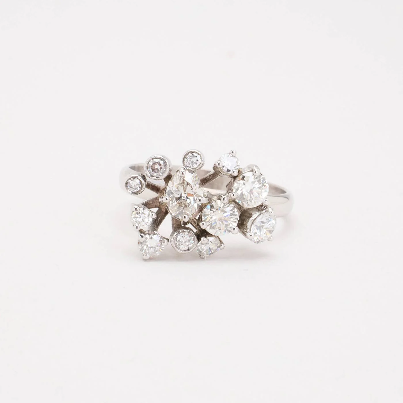 Clusterring med diamant (1.25 ct) i 18K vitt guld strl. 17.5 / strl. 55