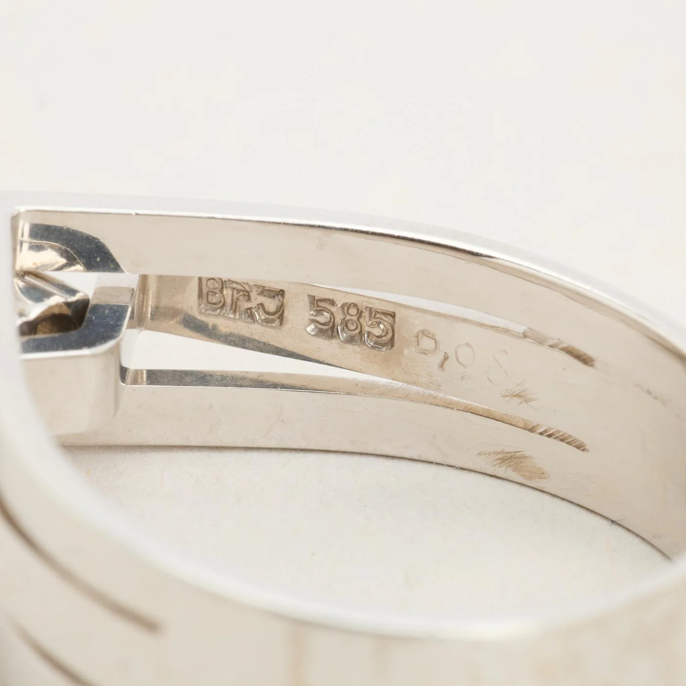 Geometrisk ring med diamant (0.08 ct) i 14K vitt guld strl. 17.5 / strl. 55 - Image 5