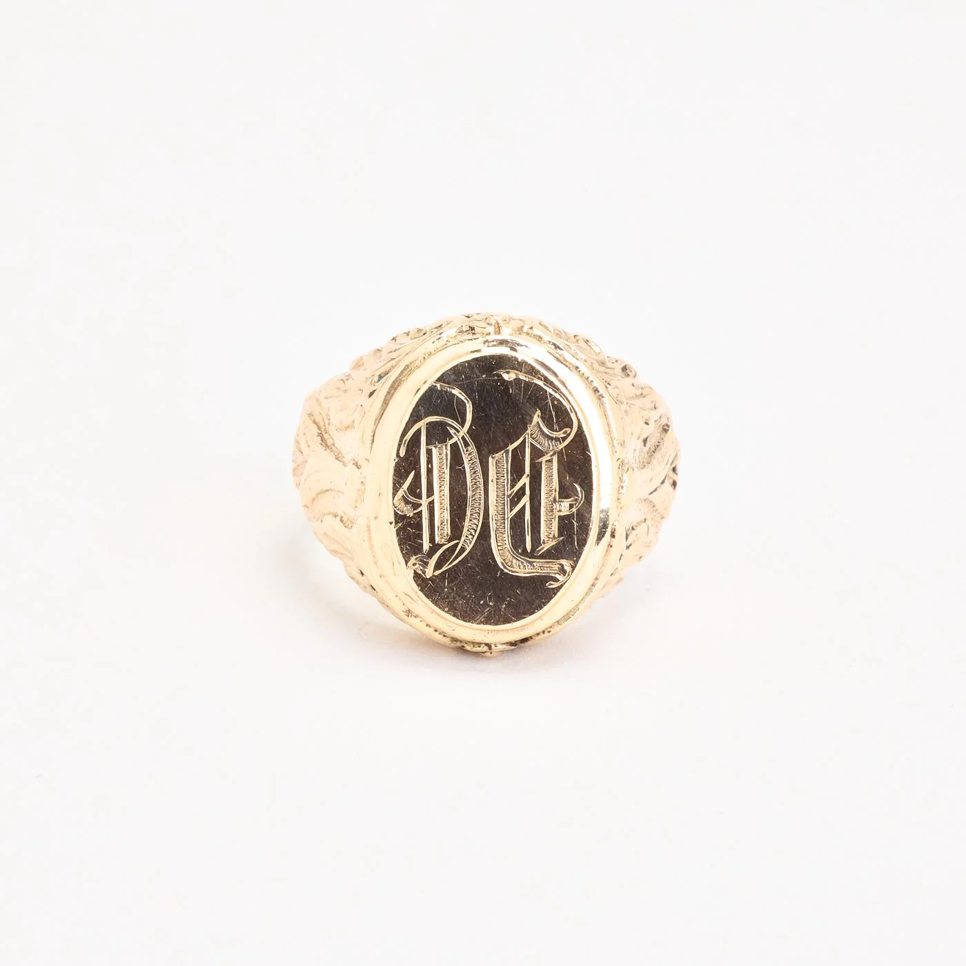 Monogram signetring i 9K guld strl. 20.1 / strl. 63