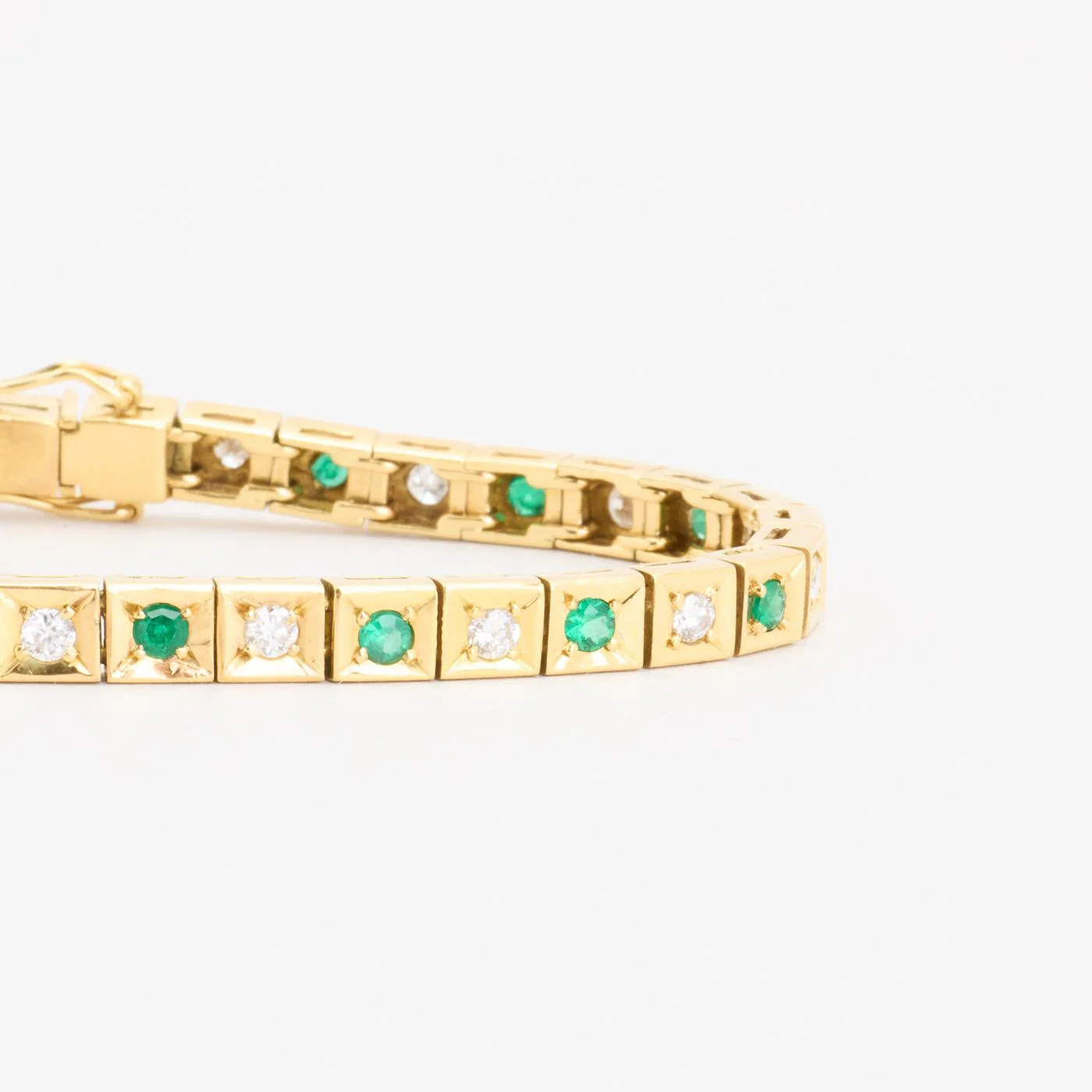 Tennisarmband med diamant (0.76 ct) i 18K guld med en smaragd, 17.5 cm, 17.5 g - Image 3