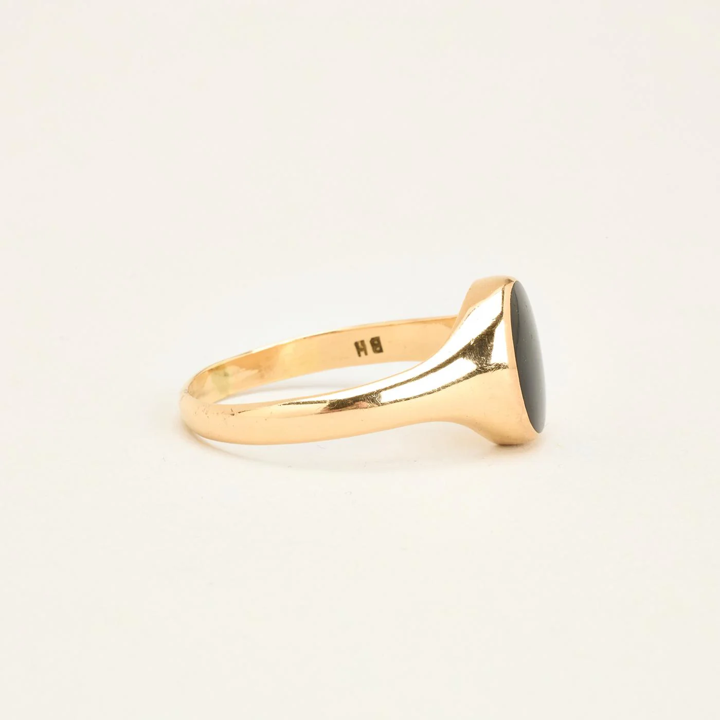 Signetring i 14K guld med en onyx strl. 22.9 / strl. 72 - Image 3