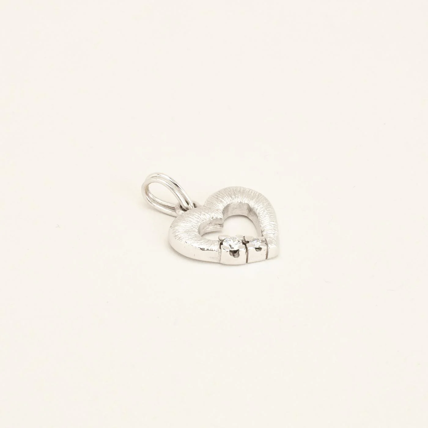 Hjärthänge med diamant (0.13 ct) i 18K vitt guld, 2.5 cm, 5.09 g - Image 4