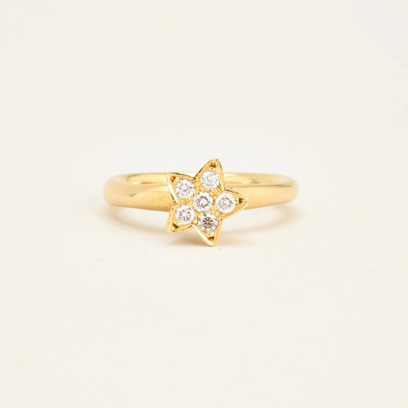 Illusion ring med diamant (0.13 ct) i 14K guld strl. 18.5 / strl. 58