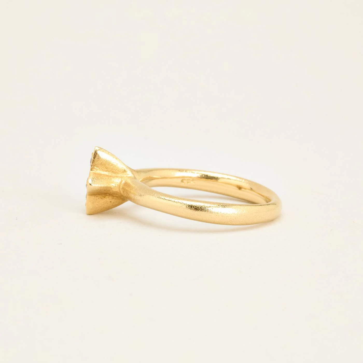 Illusion ring med diamant (0.13 ct) i 14K guld strl. 18.5 / strl. 58 - Image 5