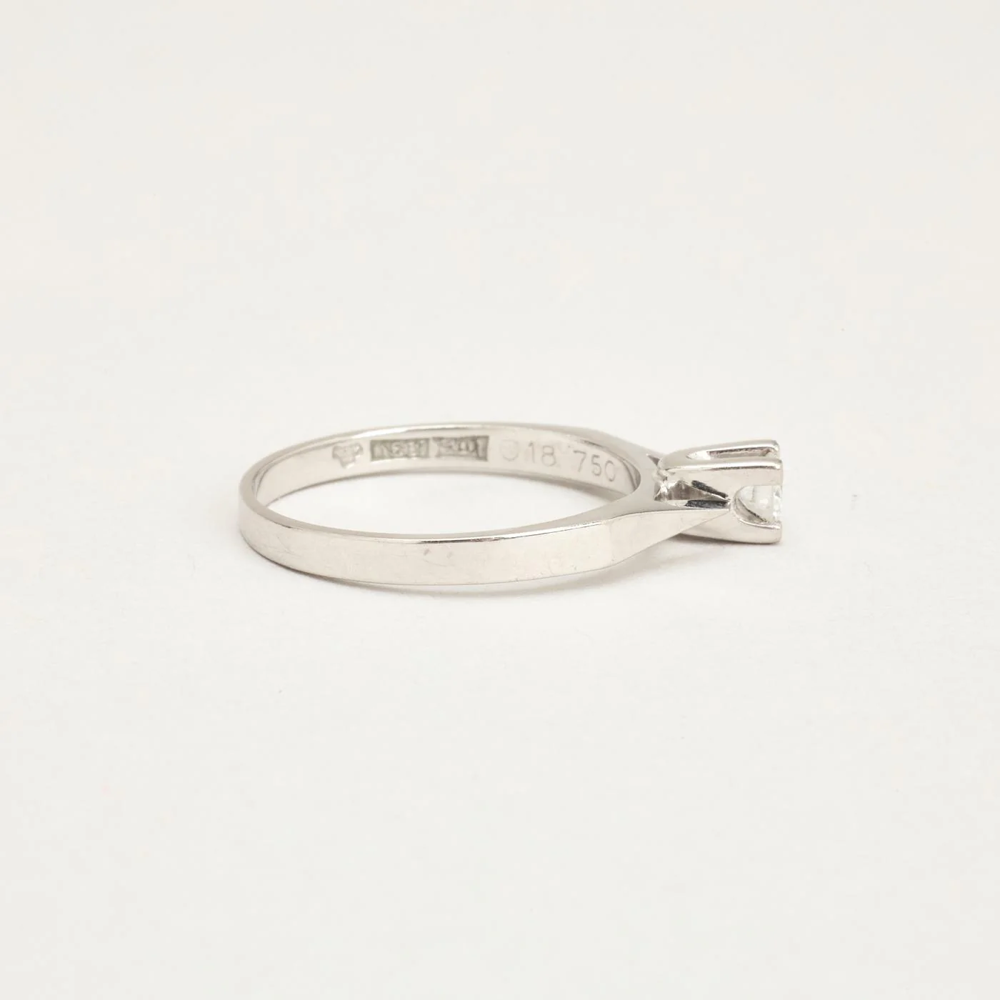 Solitärring med diamant (0.18 ct) i 14K vitt guld strl. 17.2 / strl. 54 - Image 3