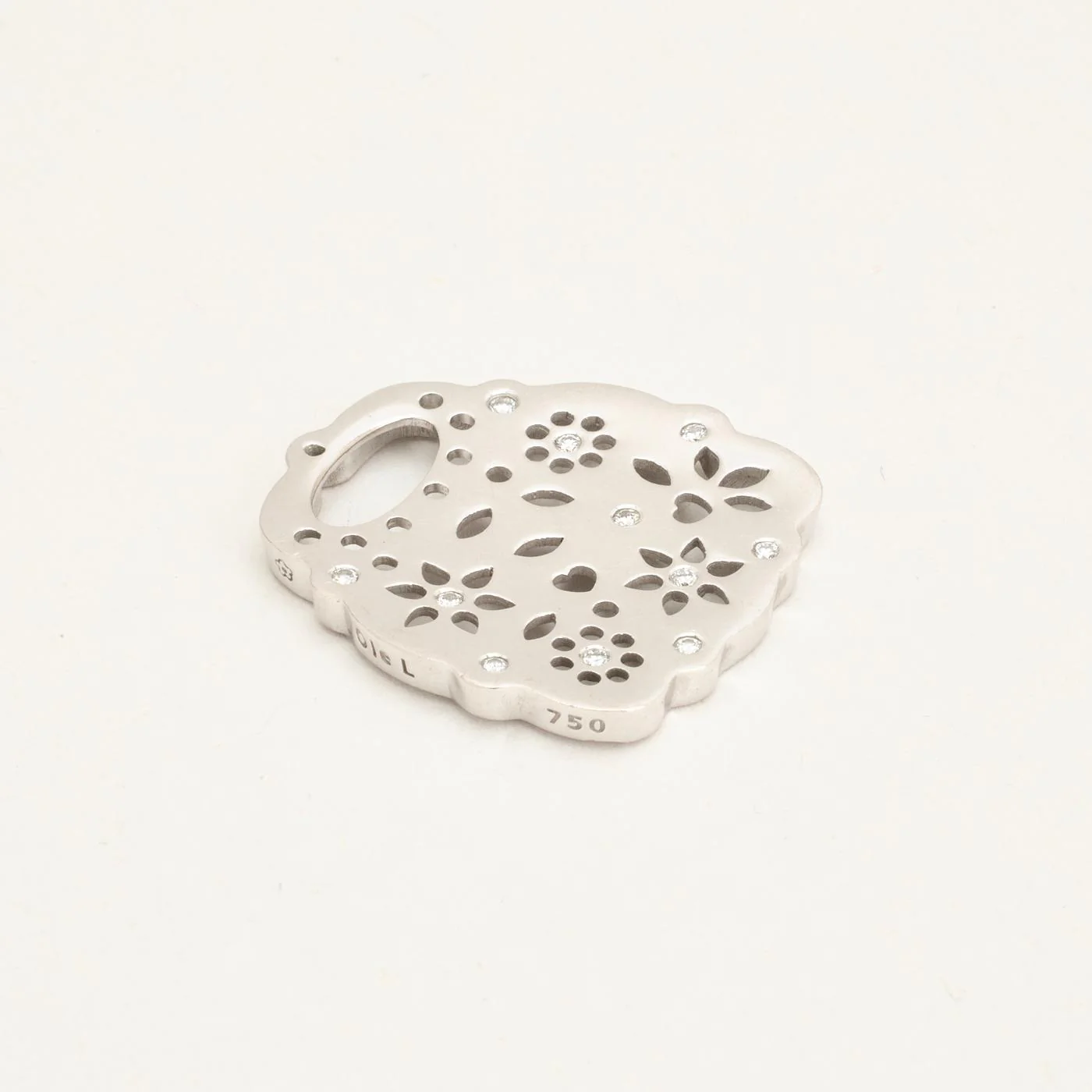 Ole Lynggaard Lace Hänge med diamant (0.11 ct) i 18K vitt guld, 2.7 cm, 7.52 g - Image 4