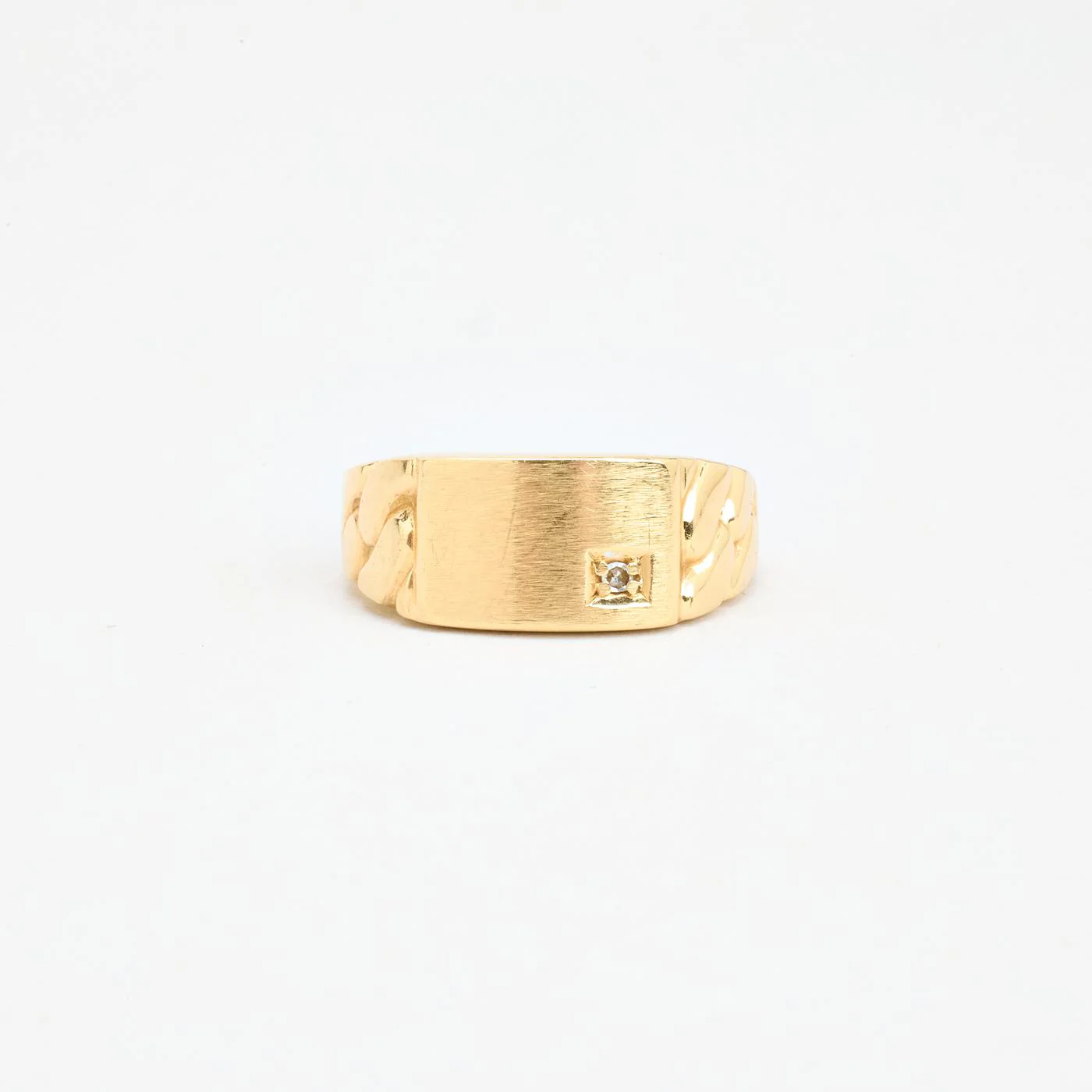 Matt klackring med diamant (0.01 ct) i 14K guld strl. 19.7 / strl. 62