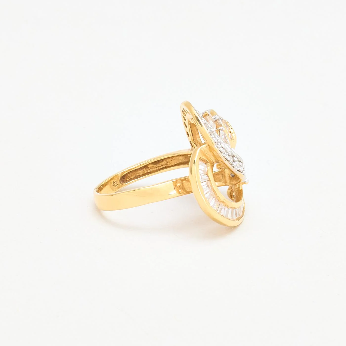 Spiral Crossoverring i 18K guld med en zirkonia strl. 16.9 / strl. 53 - Image 3