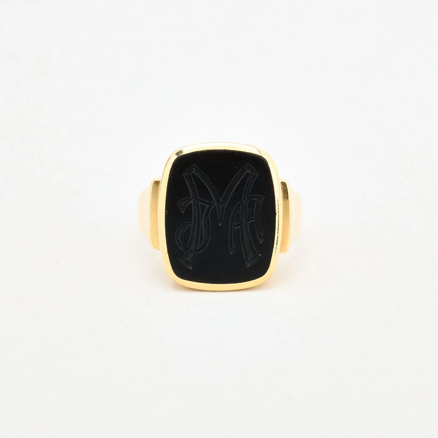 Monogram klackring i 14K guld strl. 18.1 / strl. 57