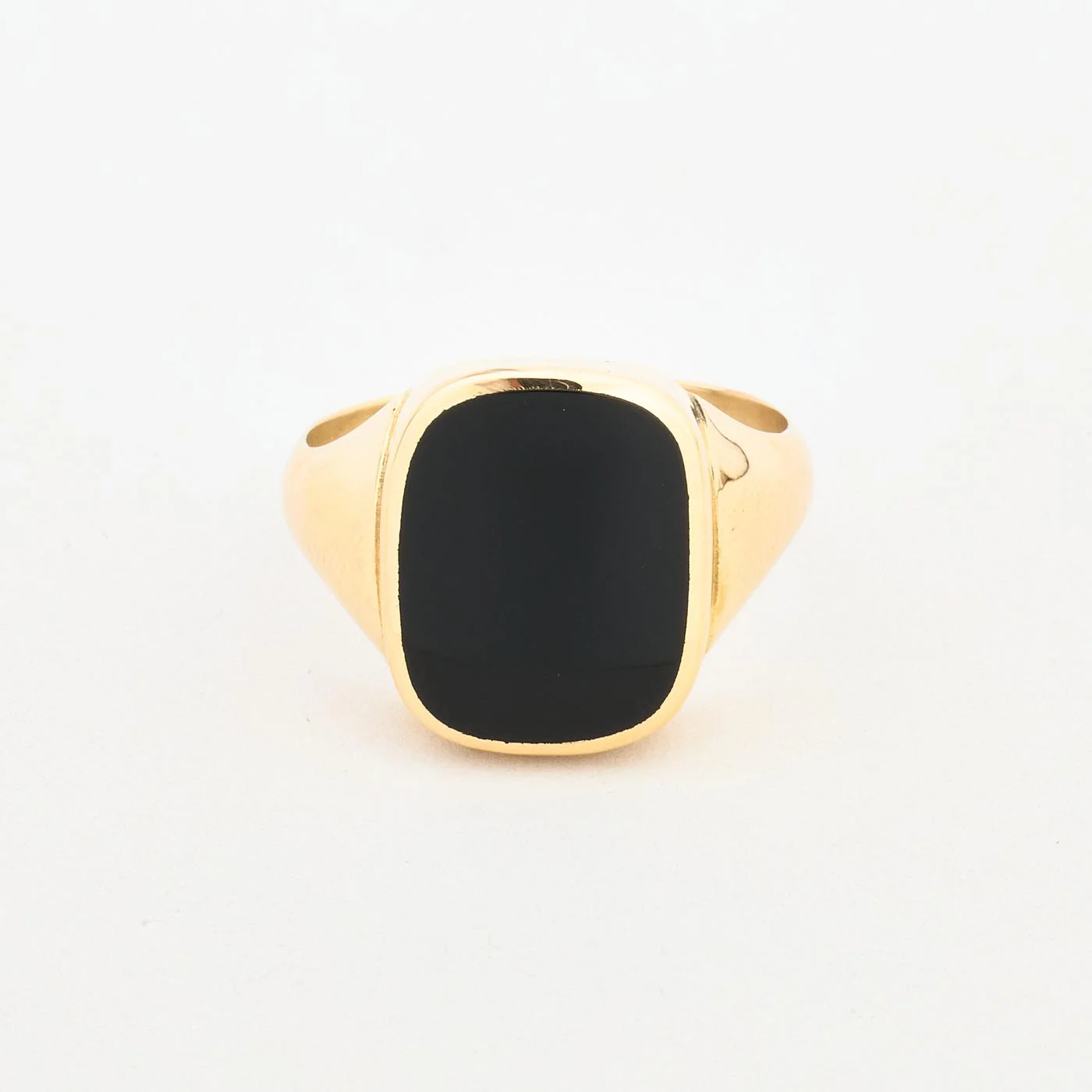 Klackring i 14K guld med en onyx, 60 cm,