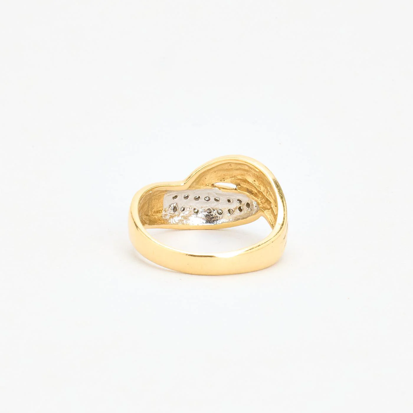 Pavéfattad Crossoverring med diamant (0.16 ct) i 18K guld strl. 17.2 / strl. 54 - Image 3