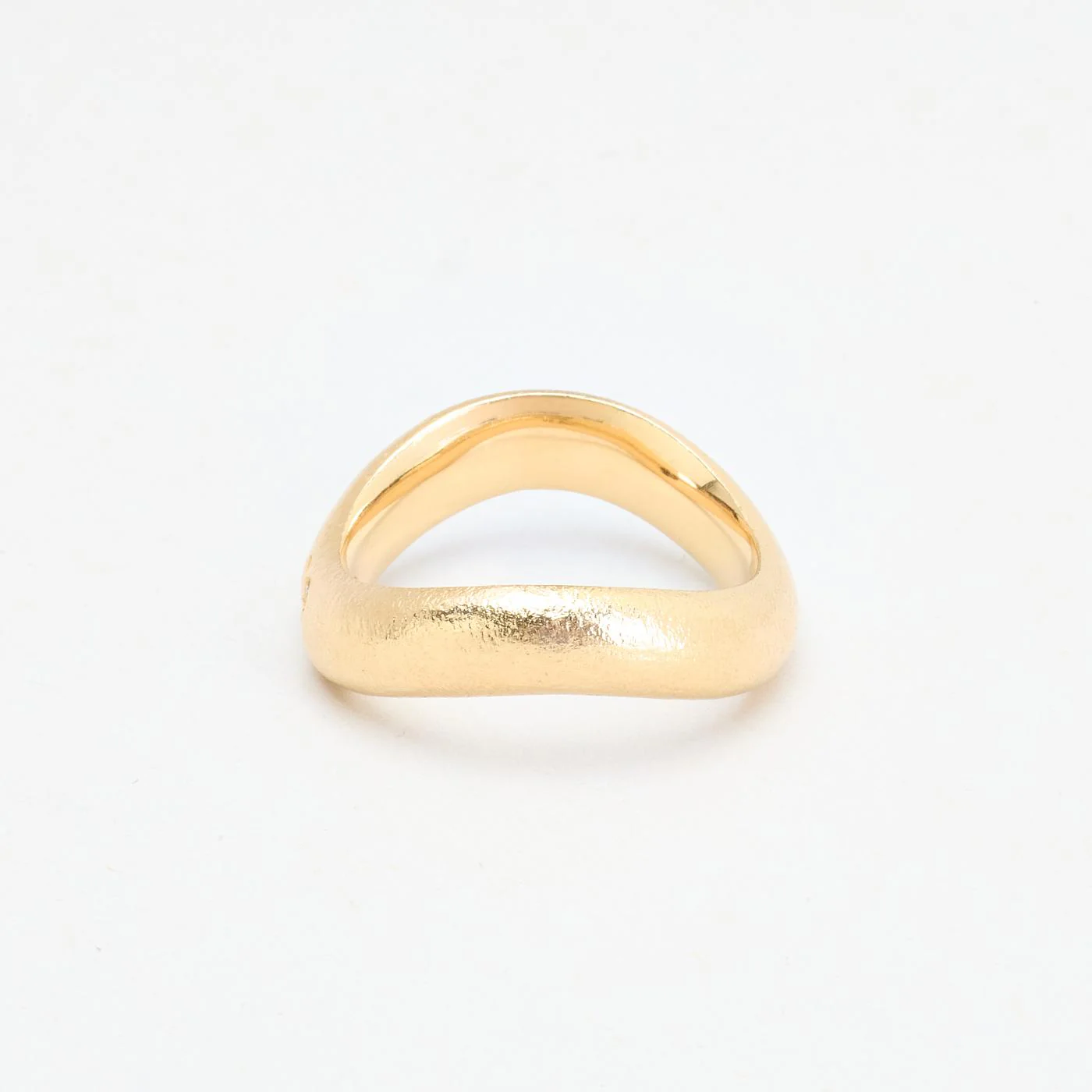 Organisk vigselring med diamant (0.06 ct) i 14K guld strl. 19.1 / strl. 60 - Image 5
