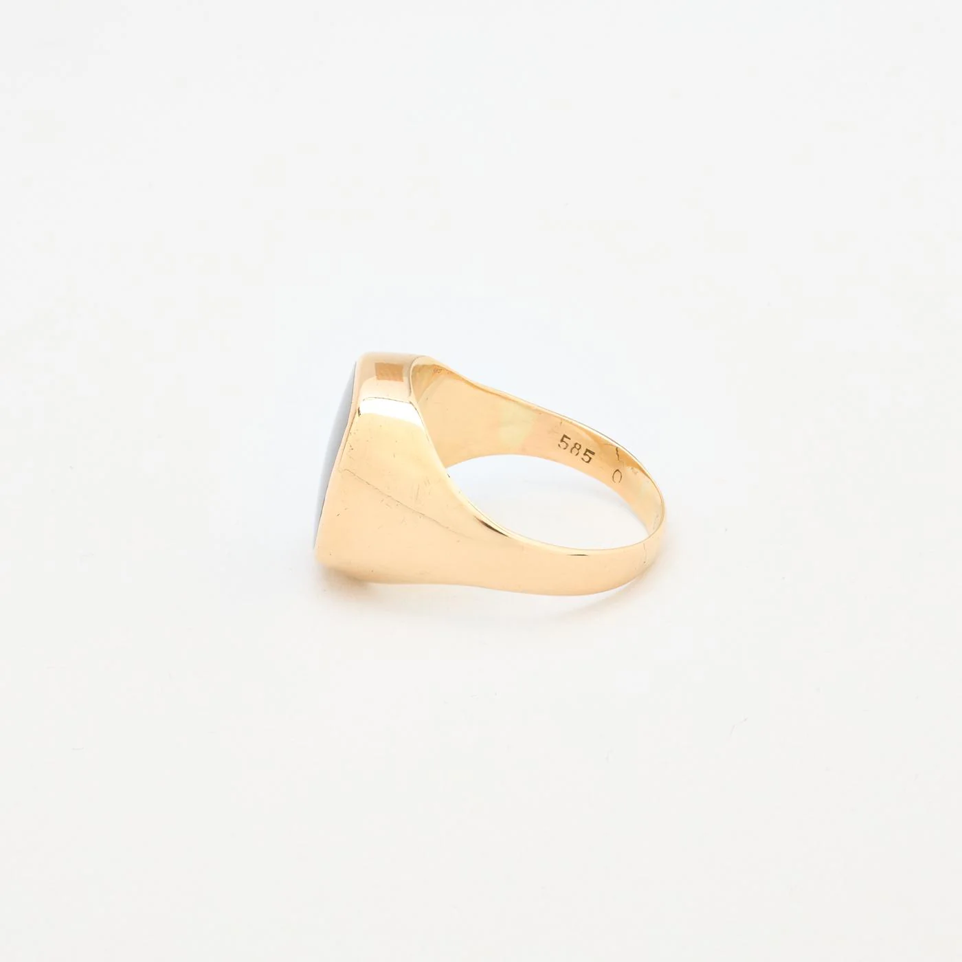 Klackring i 14K guld med en onyx strl. 20.4 / strl. 64 - Image 4