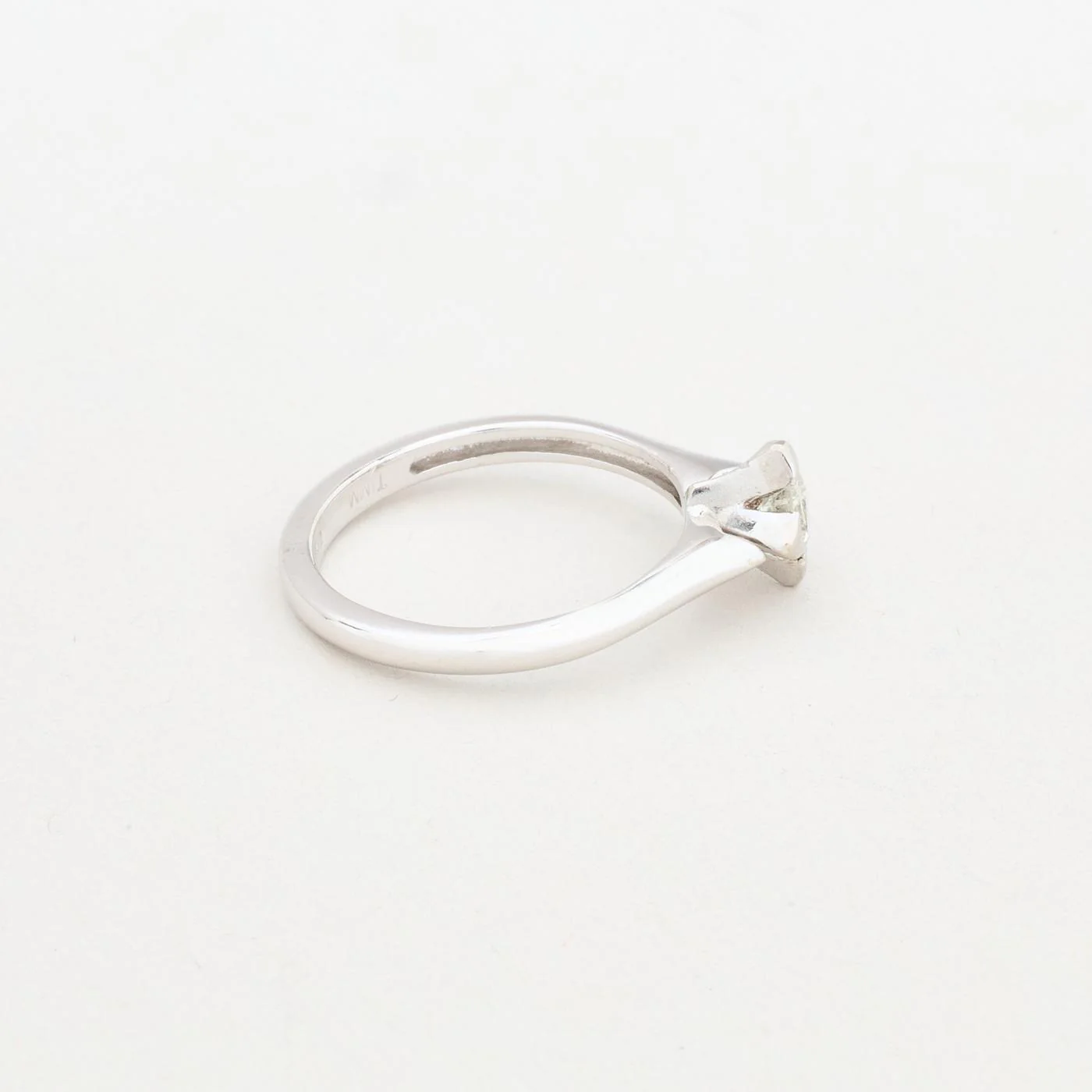 Solitärring med diamant (0.27 ct) i 14K vitt guld strl. 17.2 / strl. 54 - Image 3