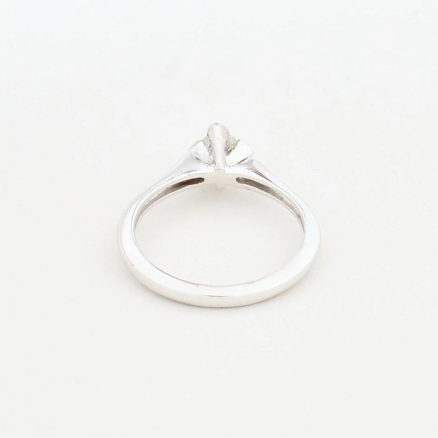 Solitärring med diamant (0.27 ct) i 14K vitt guld strl. 17.2 / strl. 54 - Image 4