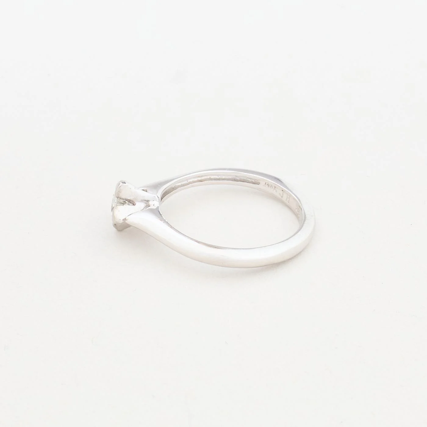 Solitärring med diamant (0.27 ct) i 14K vitt guld strl. 17.2 / strl. 54 - Image 5