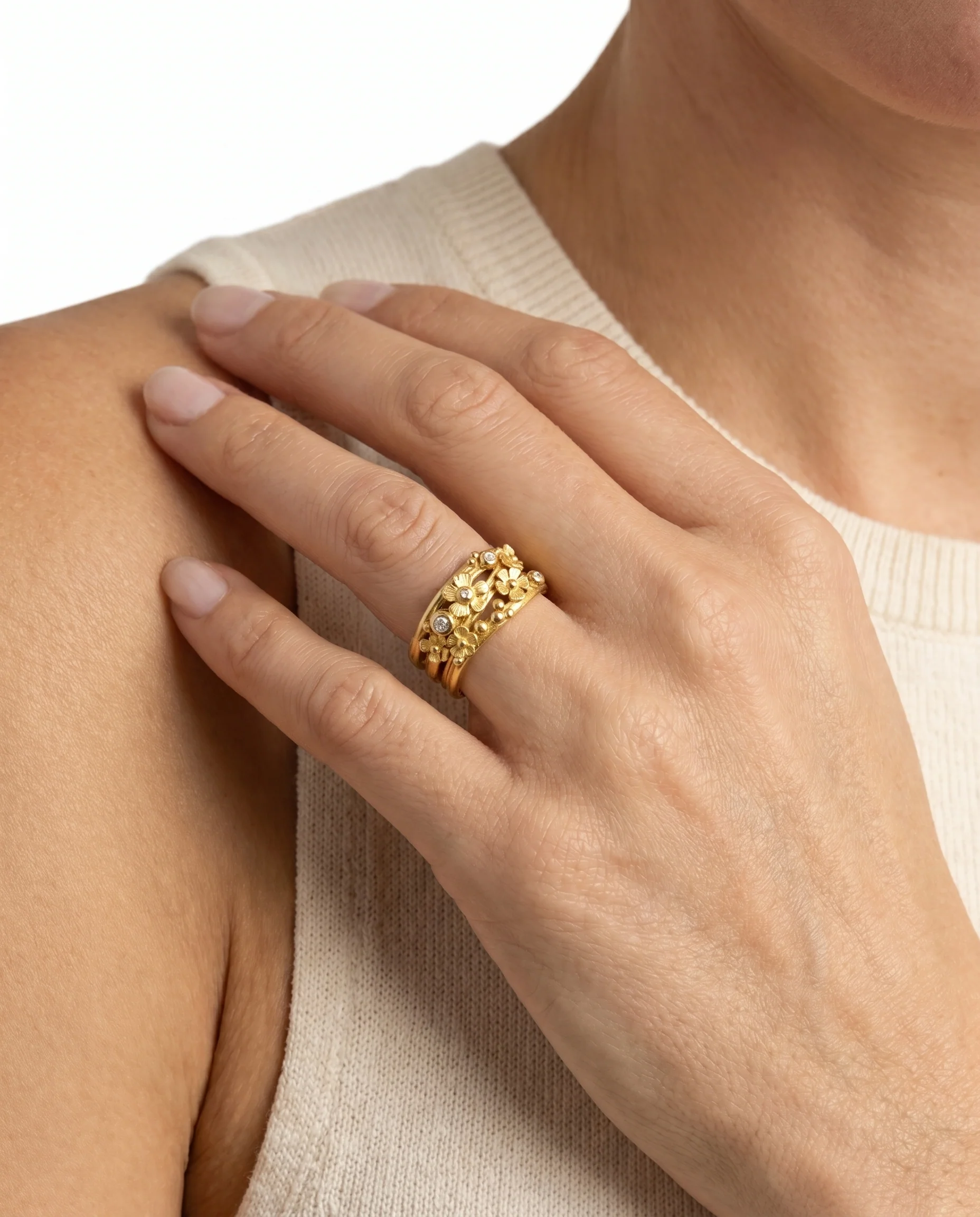 Organisk Blomsterring med diamant (0.04 ct) i 18K guld strl. 15.9 / strl. 50 - Image 2