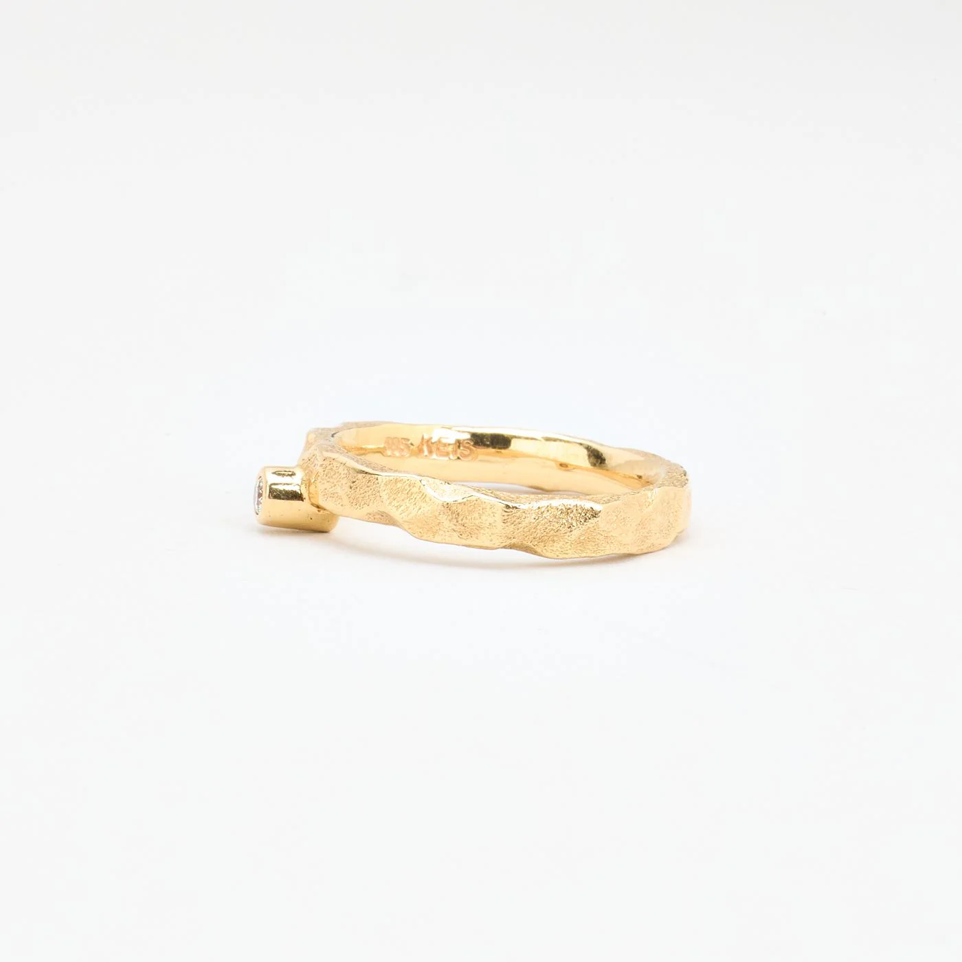 Organisk band med diamant (0.04 ct) i 14K guld strl. 18.8 / strl. 59 - Image 4