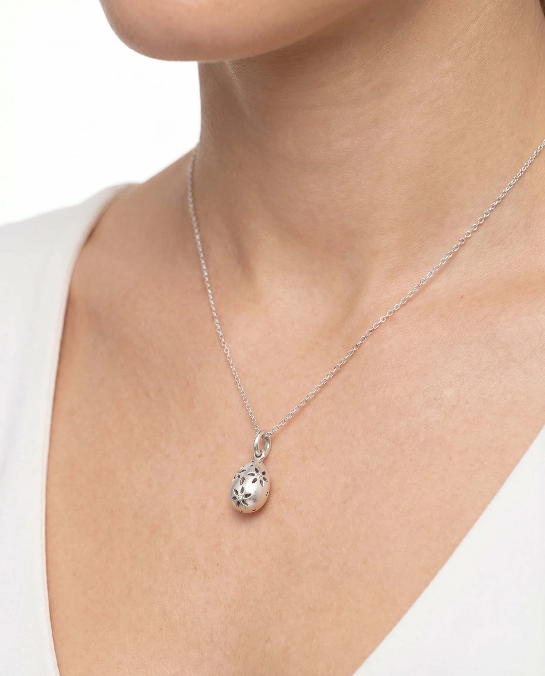 Ole Lynggaard Sweet Drops Hänge med diamant (0.07 ct) i 14K vitt guld, 3 cm, 5.75 g - Image 2