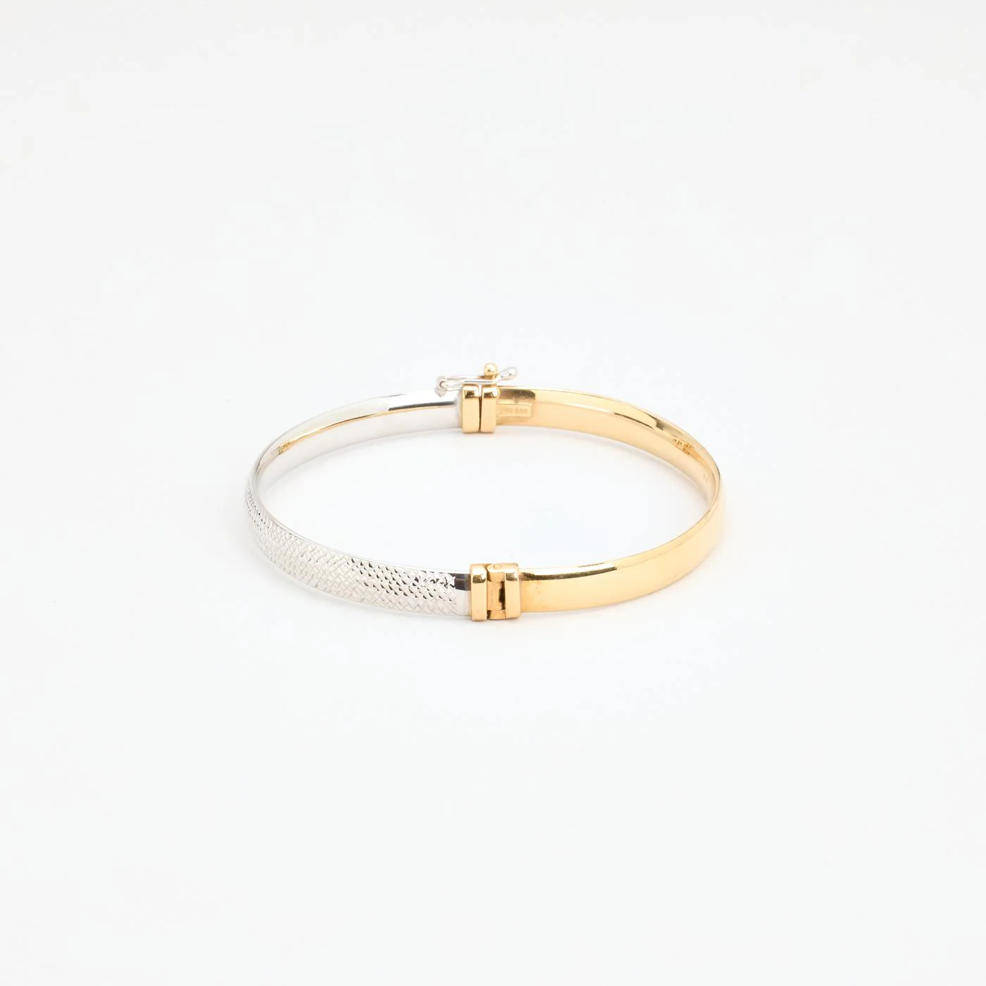 Mönstrad armring med lås i 14K guld, 6 cm, 7.8 g - Image 3