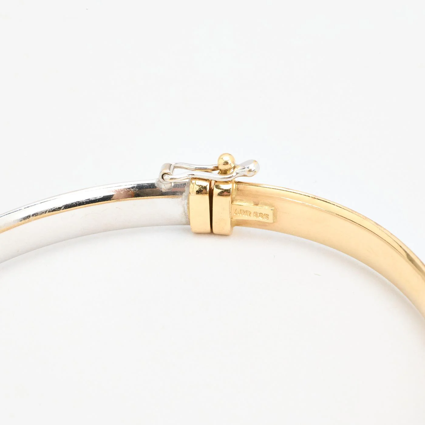 Mönstrad armring med lås i 14K guld, 6 cm, 7.8 g - Image 6