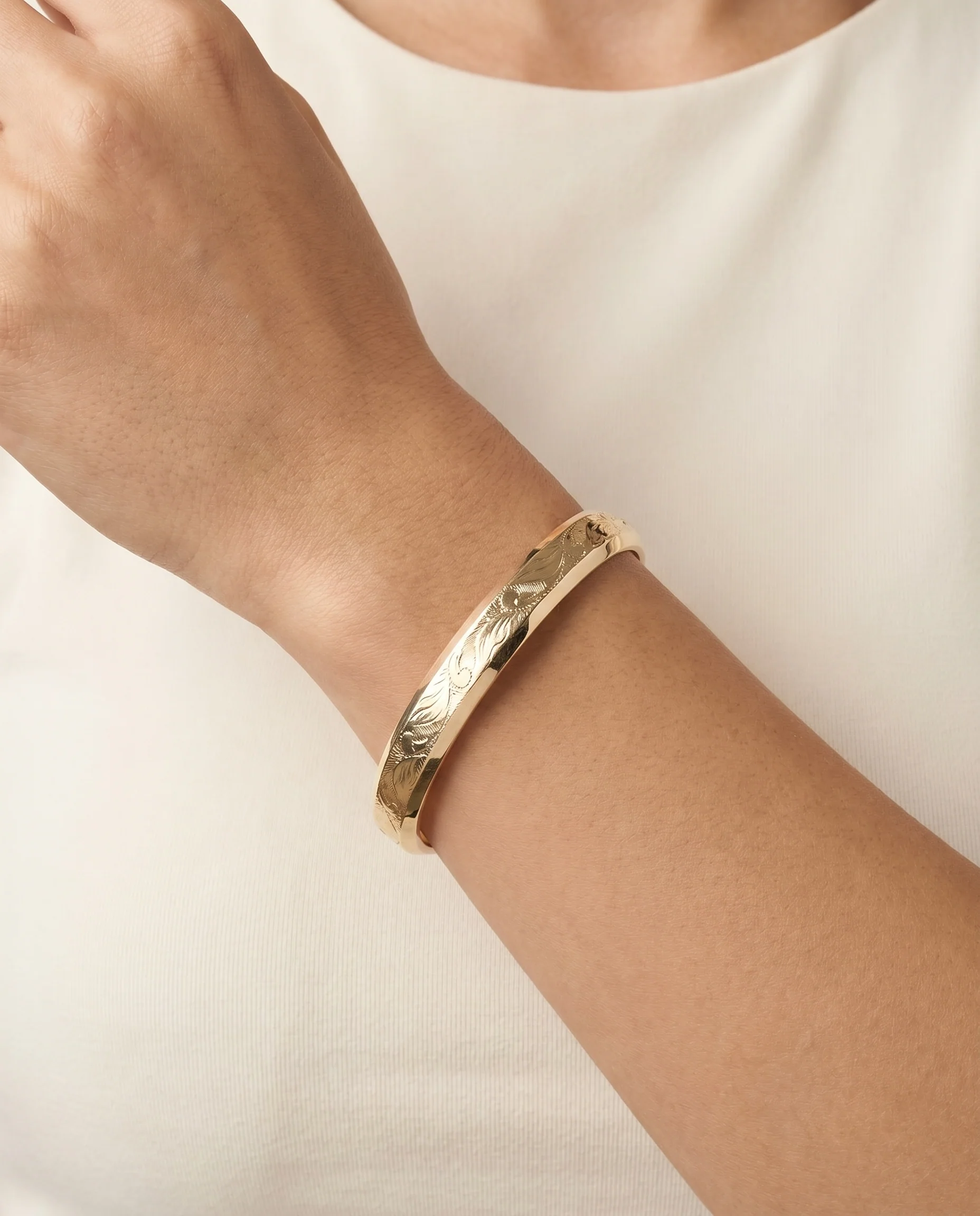 Mejslad armring med lås i 14K guld, 6.1 cm, 15.9 g - Image 2