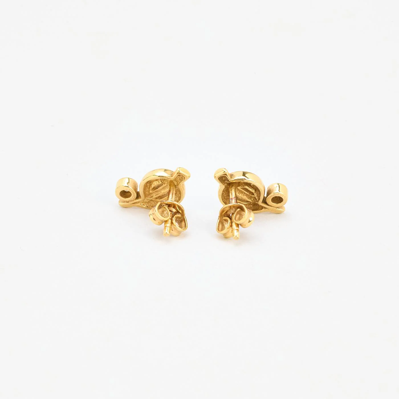Vridna örhängen med stift i 14K guld med en zirkonia, 1.2 cm, - Image 3