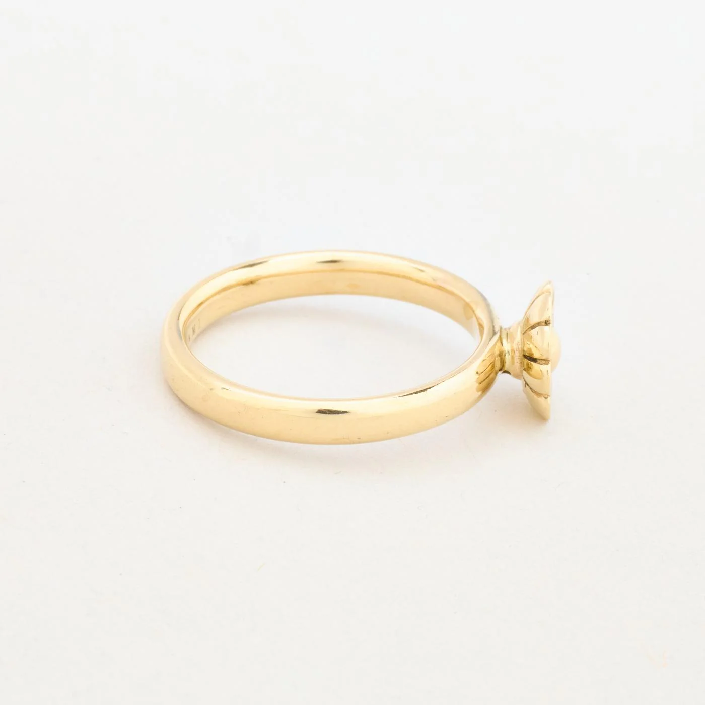 Blomsterring i 8K guld med en emalj strl. 17.5 / strl. 55 - Image 5