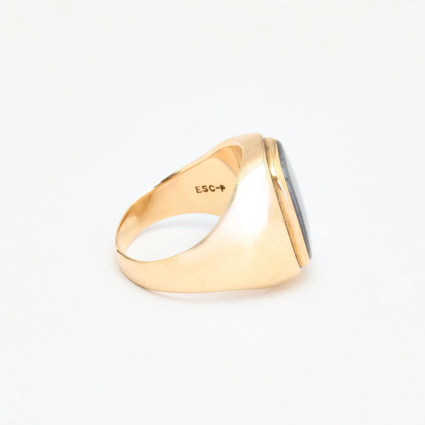 Klackring i 14K guld med en onyx strl. 19.4 / strl. 61 - Image 2