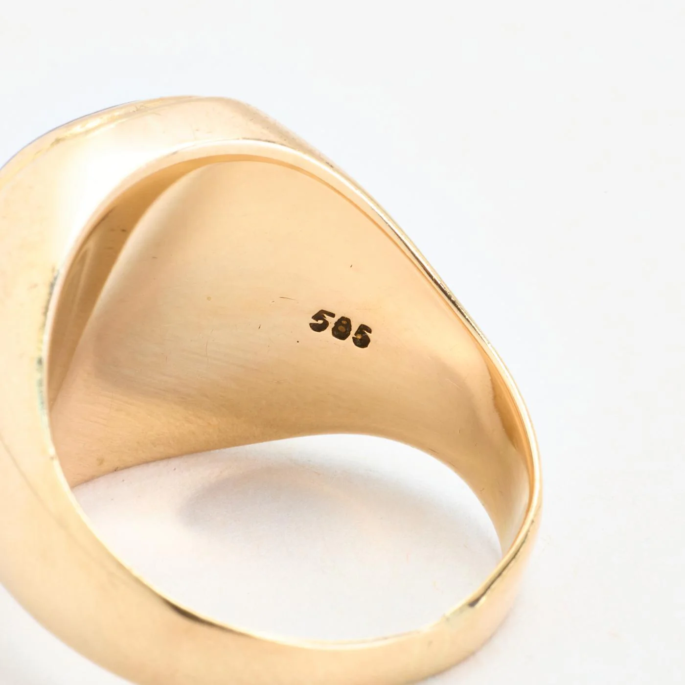 Klackring i 14K guld med en onyx strl. 19.4 / strl. 61 - Image 5