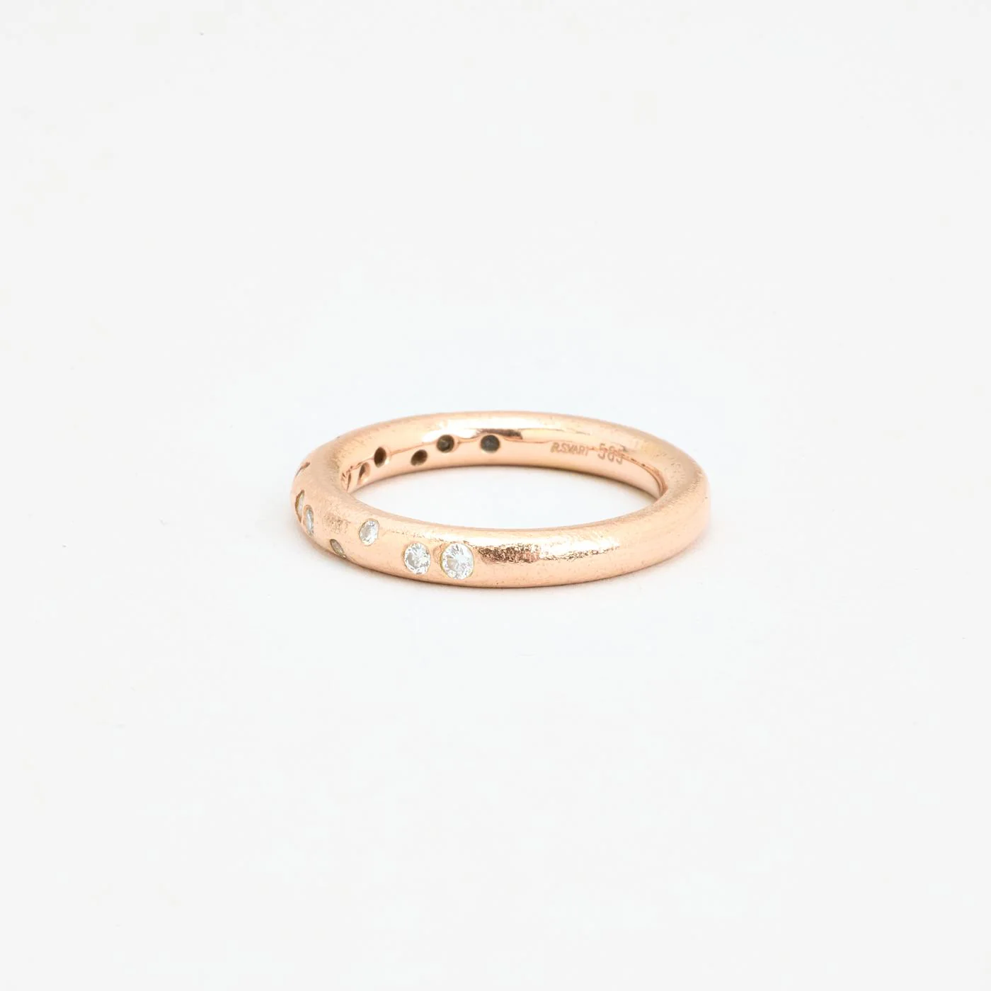 Matt Ruben Svart vigselring med diamant (0.2 ct) i 14K guld strl. 16.9 / strl. 53 - Image 4