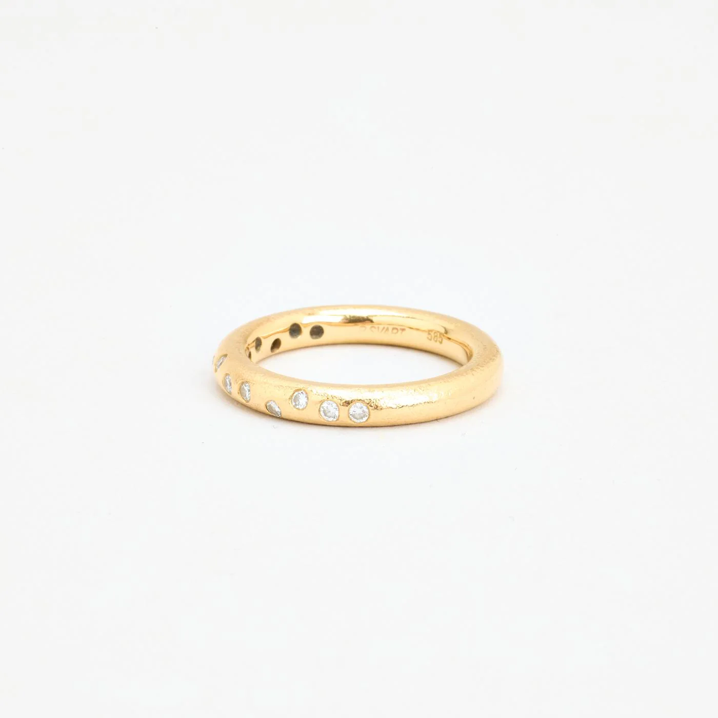 Matt vigselring med diamant (0.2 ct) i 14K guld strl. 16.9 / strl. 53 - Image 4