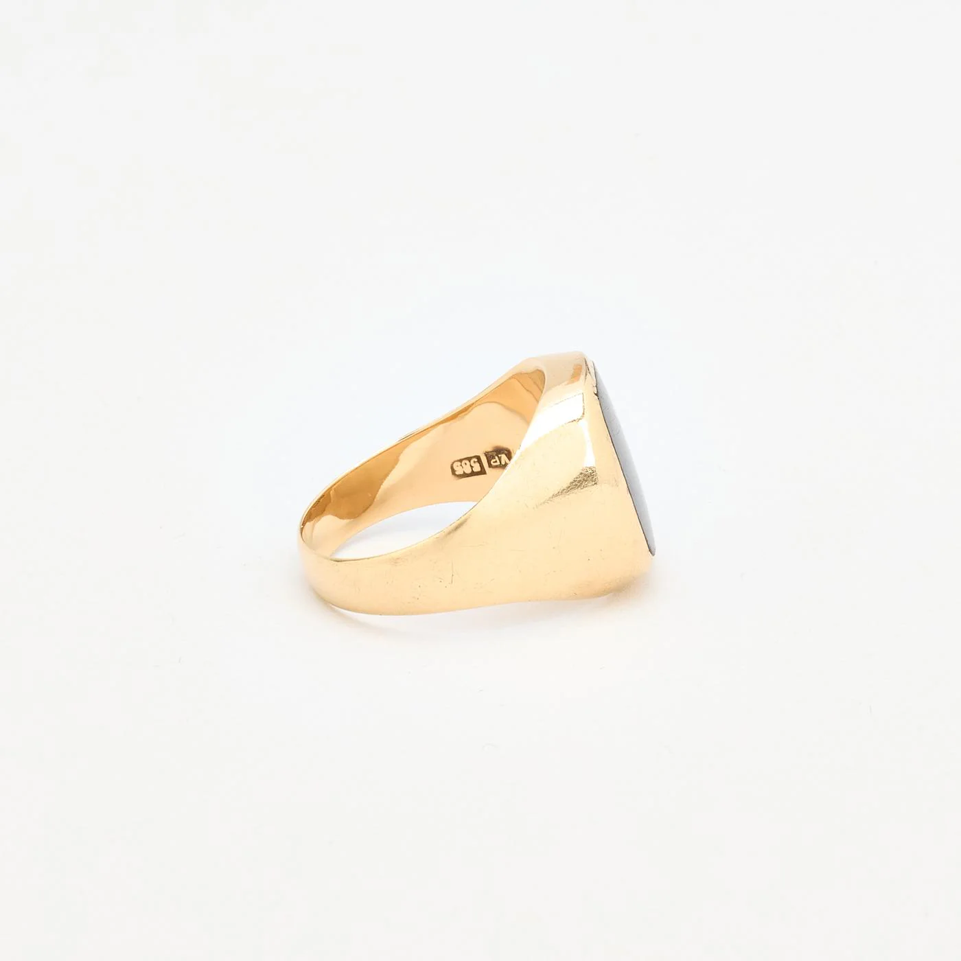 Klackring i 14K guld med en onyx strl. 20.1 / strl. 63 - Image 2