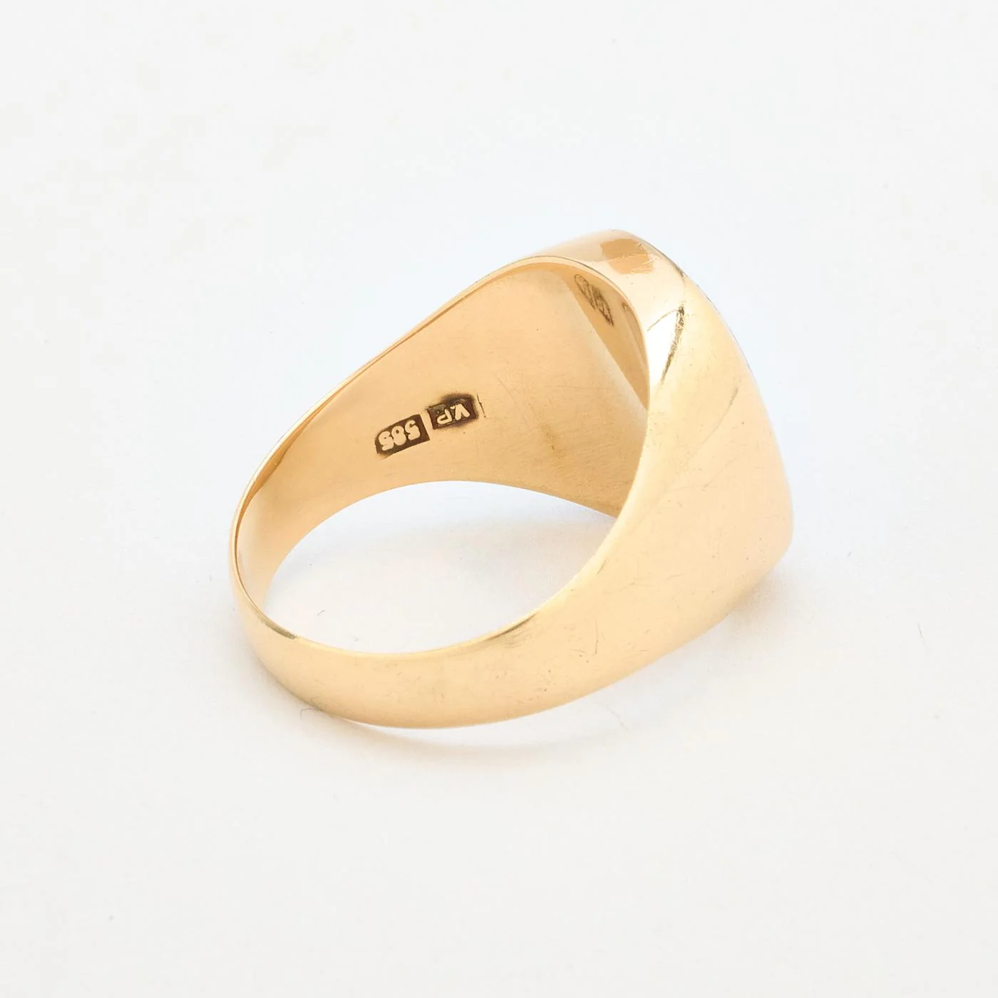 Klackring i 14K guld med en onyx strl. 20.1 / strl. 63 - Image 5