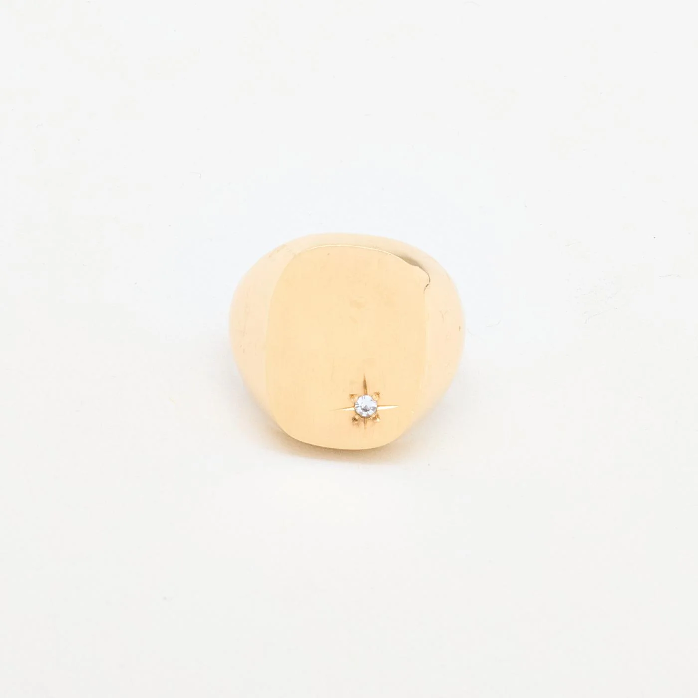 Matt klackring i 14K guld med en zirkonia strl. 19.7 / strl. 62