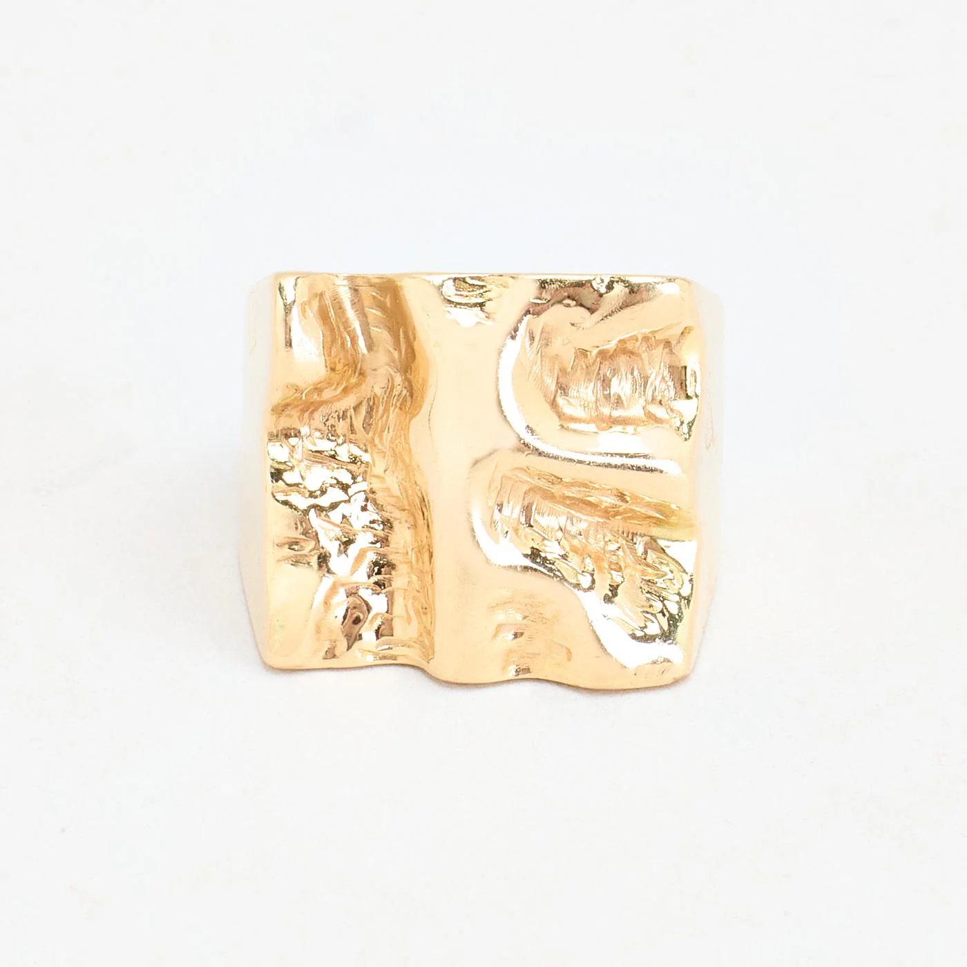 Organisk klackring i 14K guld strl. 17.5 / strl. 55