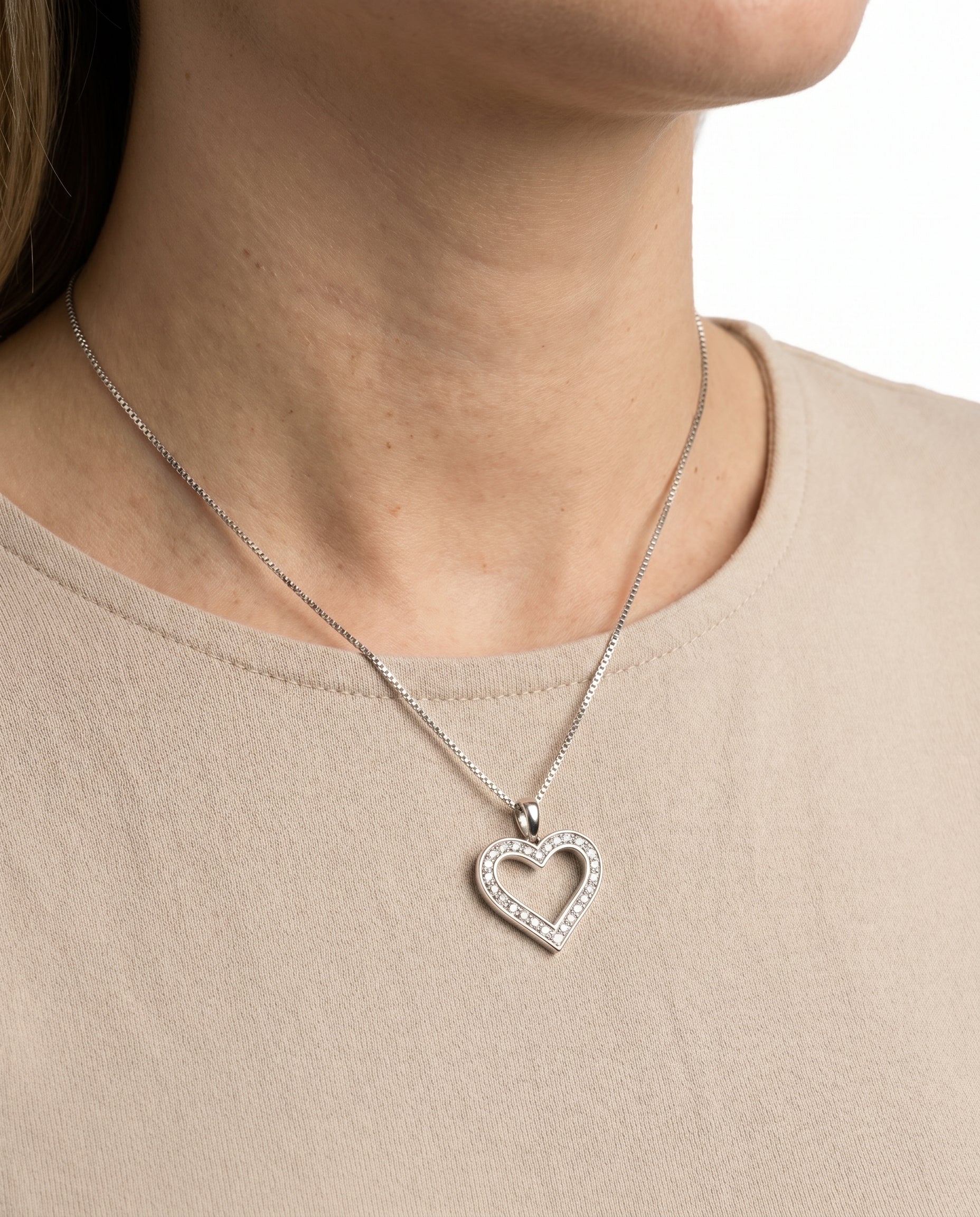 Hjärthänge med diamant (0.55 ct) i 14K vitt guld, 2.5 cm, 3.35 g - Image 2