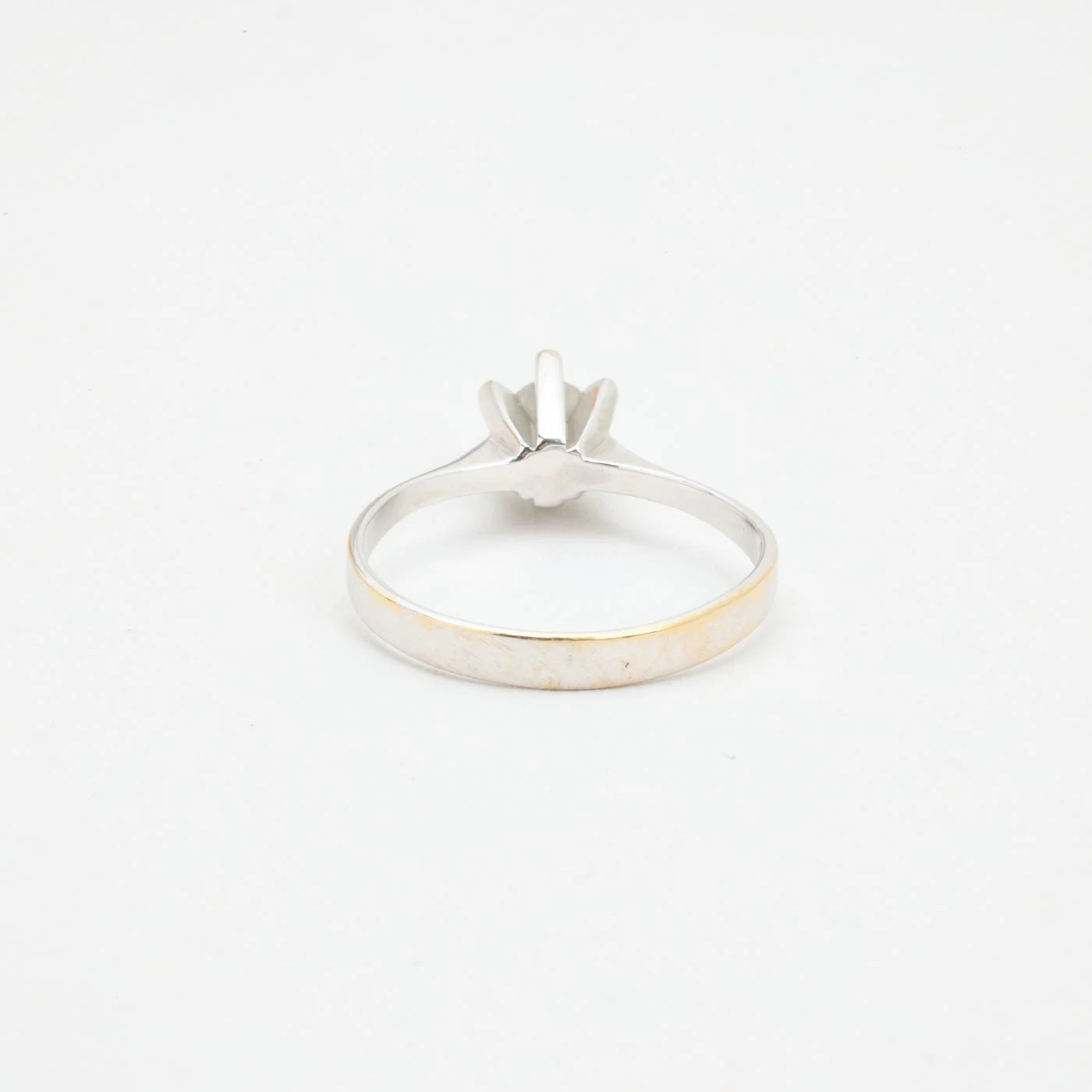 Solitärring med diamant (0.32 ct) i 18K vitt guld strl. 17.2 / strl. 54 - Image 3