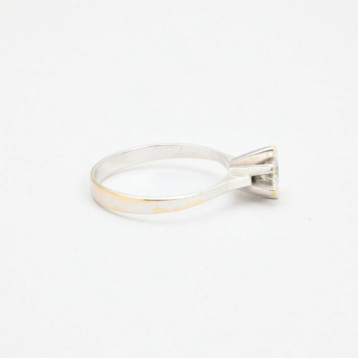 Solitärring med diamant (0.32 ct) i 18K vitt guld strl. 17.2 / strl. 54 - Image 4