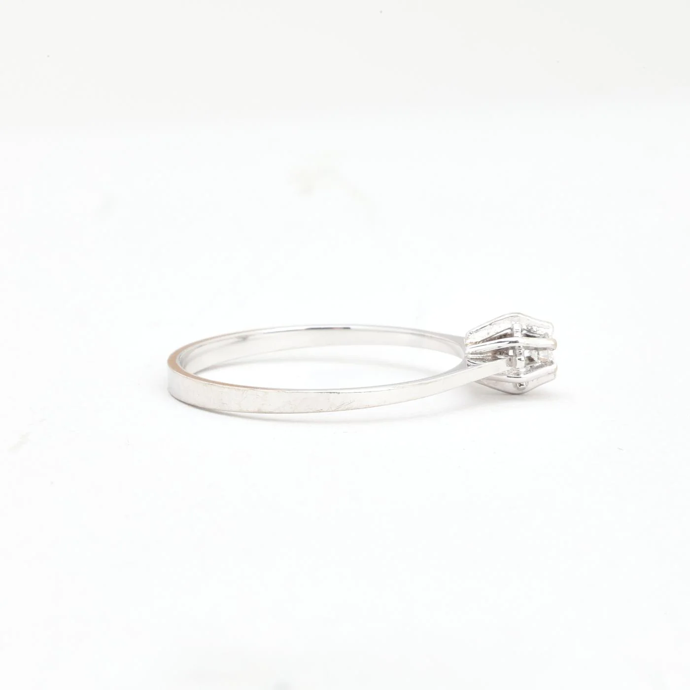 Blomma solitärring med diamant (0.04 ct) i 14K vitt guld strl. 16.9 / strl. 53 - Image 2