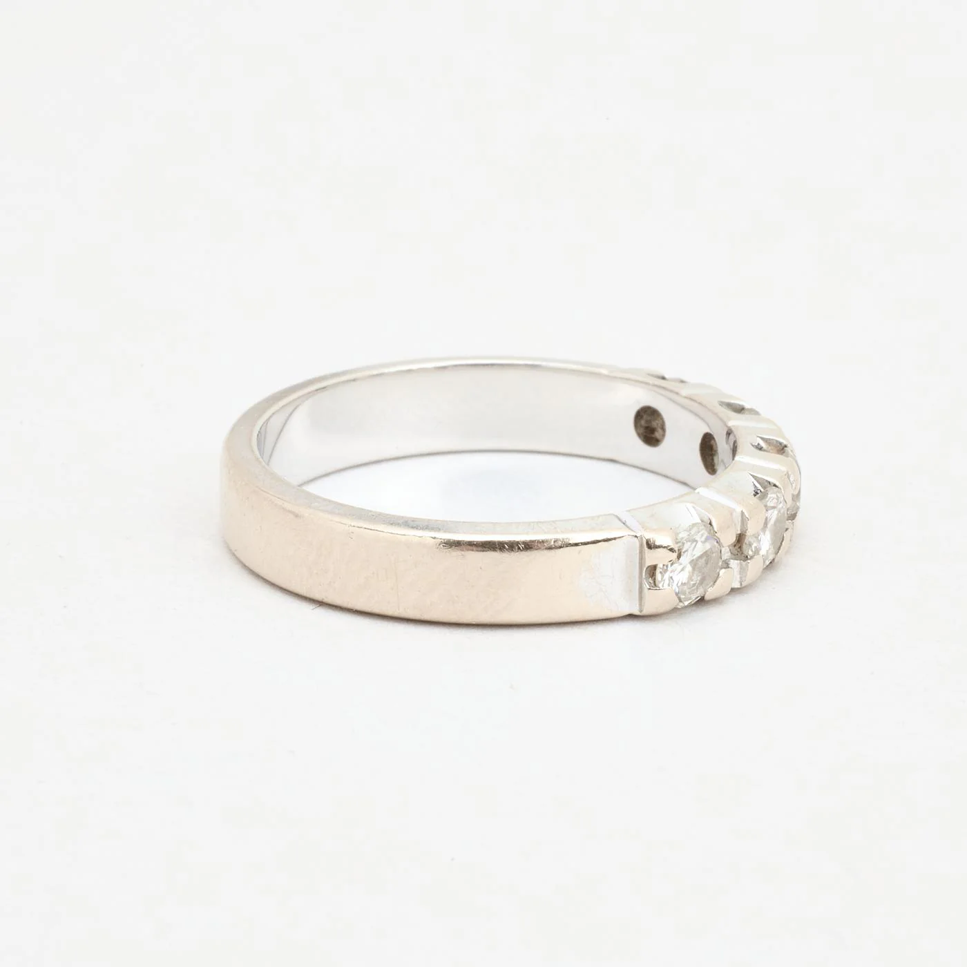 Alliansring med diamant (0.47 ct) i 14K vitt guld strl. 16.9 / strl. 53 - Image 5