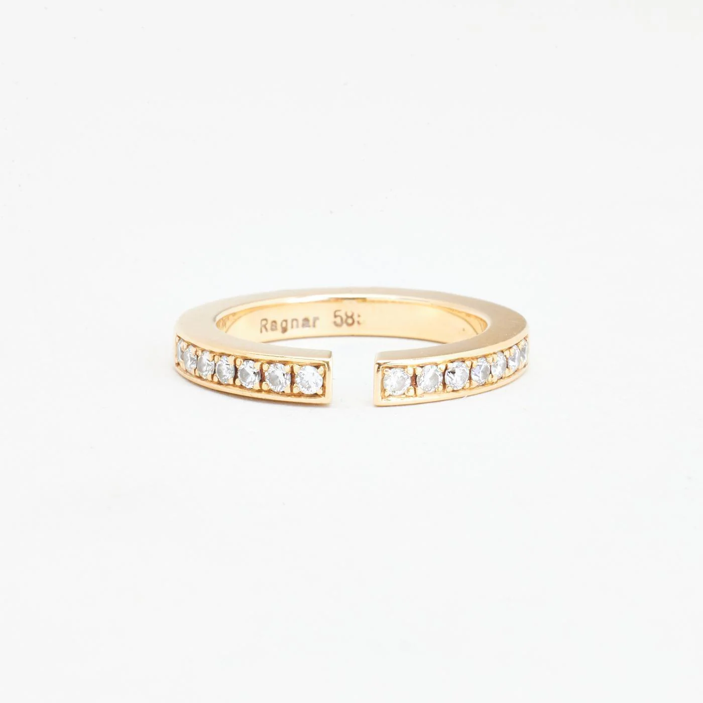Alliansring med diamant (0.22 ct) i 14K guld strl. 16.6 / strl. 52