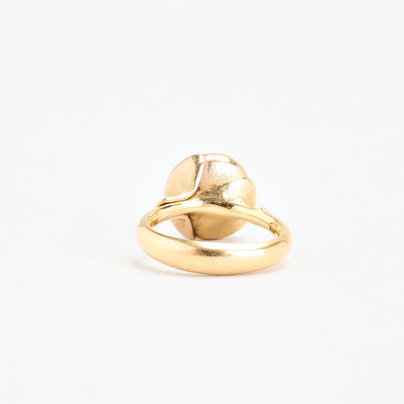 Ole Lynggaard Lotus statementring i 18K guld med en korall strl. 15.9 / strl. 50 - Image 4