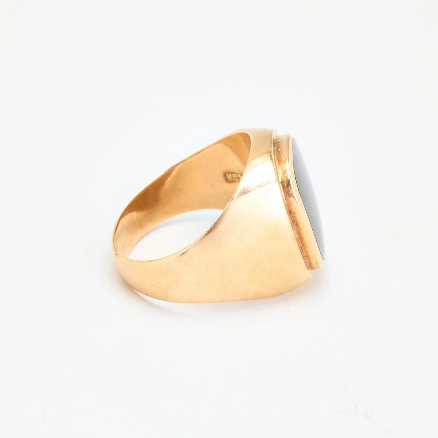 Klackring i 14K guld med en onyx strl. 19.1 / strl. 60 - Image 2