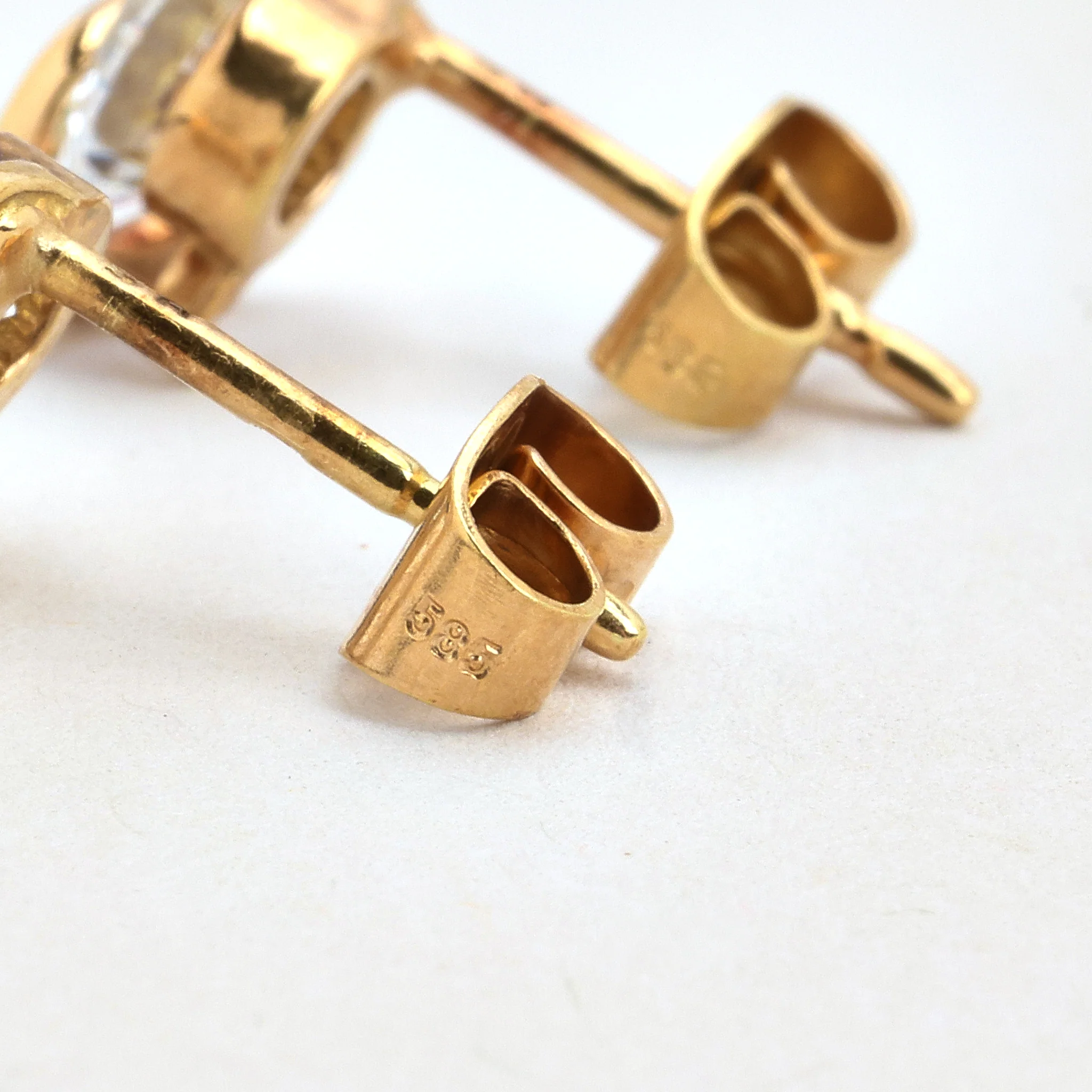 Modern solitär örhängen i 14K guld med en zirkonia, 0.8 cm, - Image 5