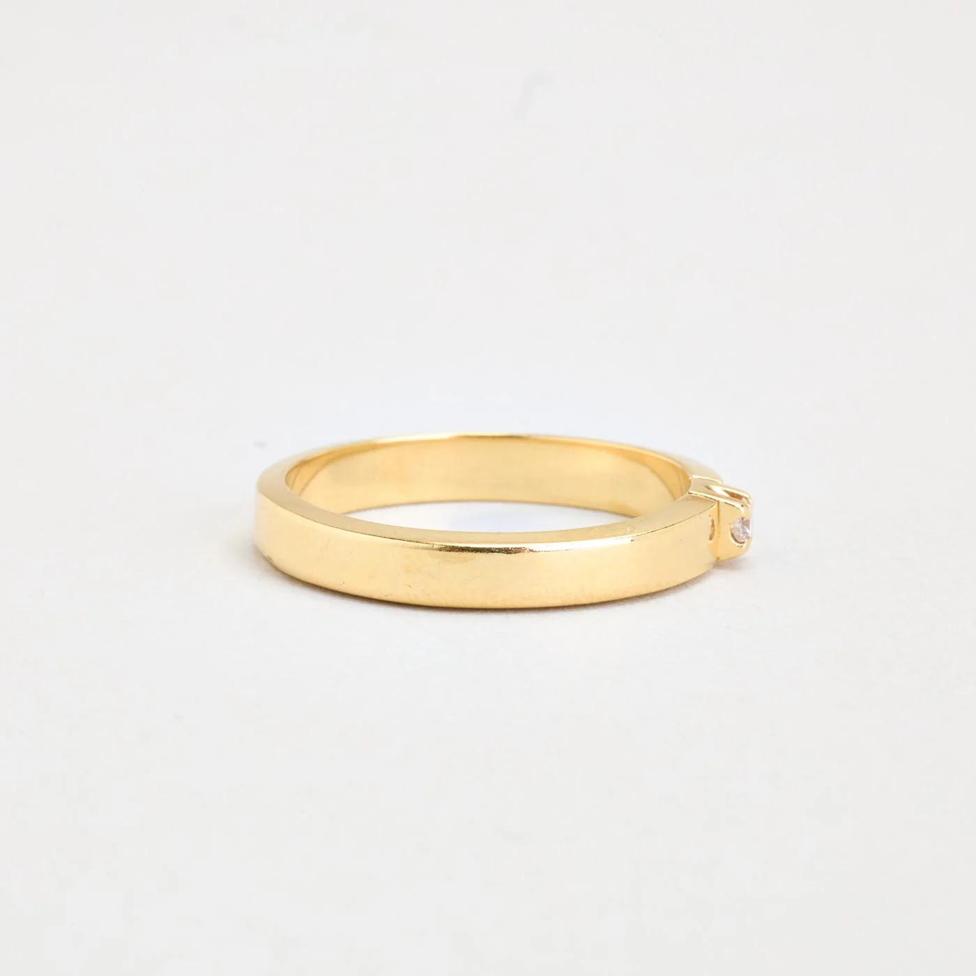 Alliansring med diamant (0.02 ct) i 14K guld strl. 16.2 / strl. 51 - Image 3
