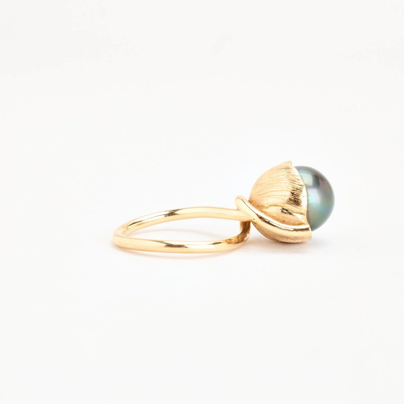Organisk pärlring med diamant (0.03 ct) i 14K guld med en undefined strl. 17.8 / strl. 56 - Image 2